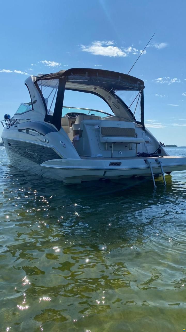 Crownline 330