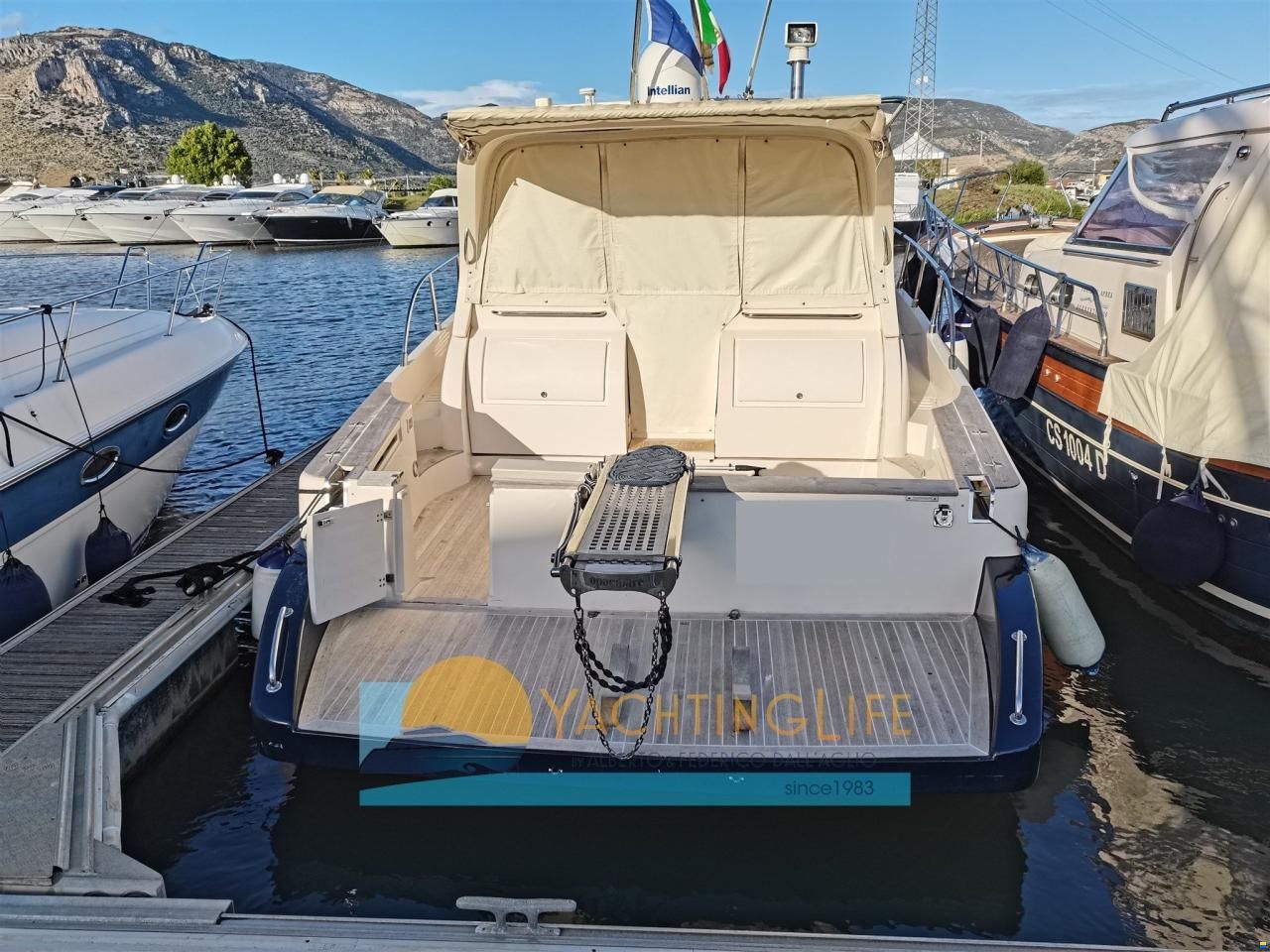 Cayman 43 WA
