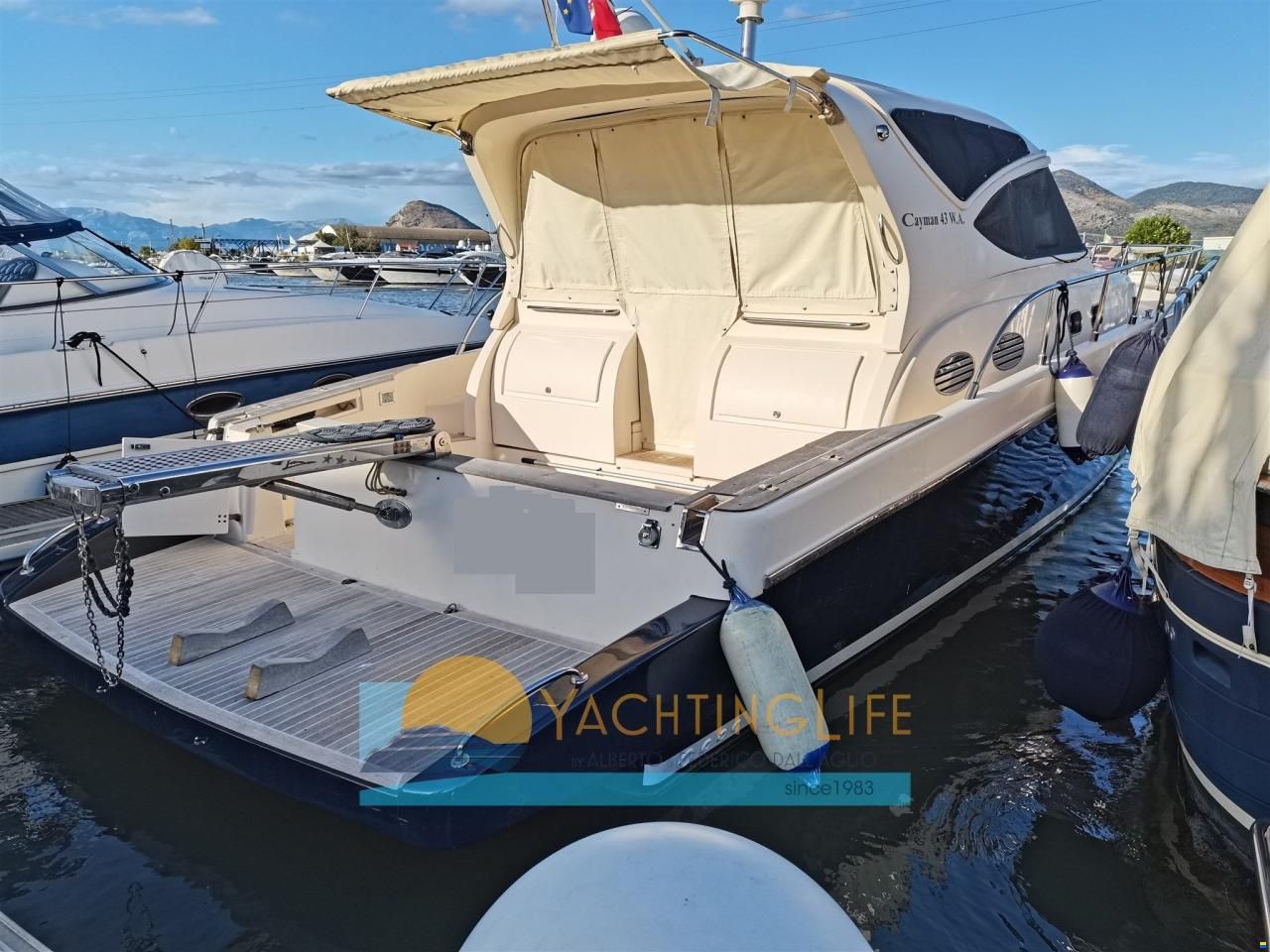Cayman 43 WA