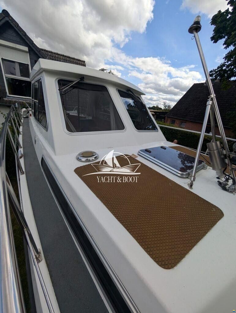 Aquilla 900 Traveller