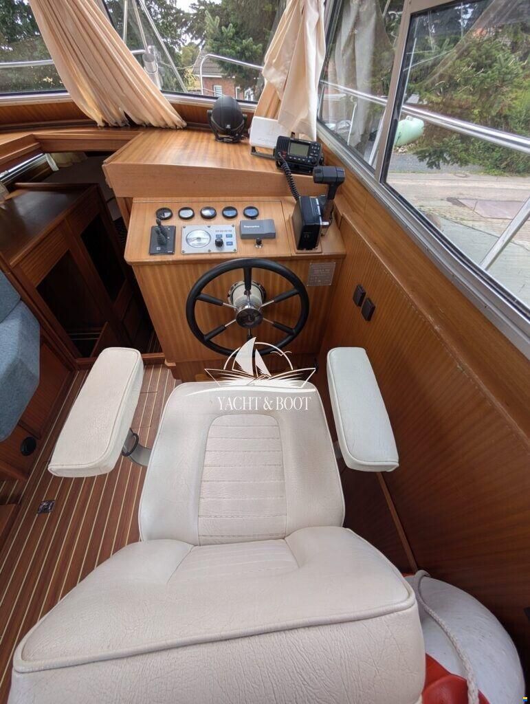 Aquilla 900 Traveller