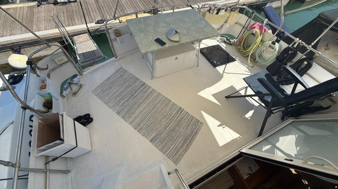 Edership 37 AFT CABIN