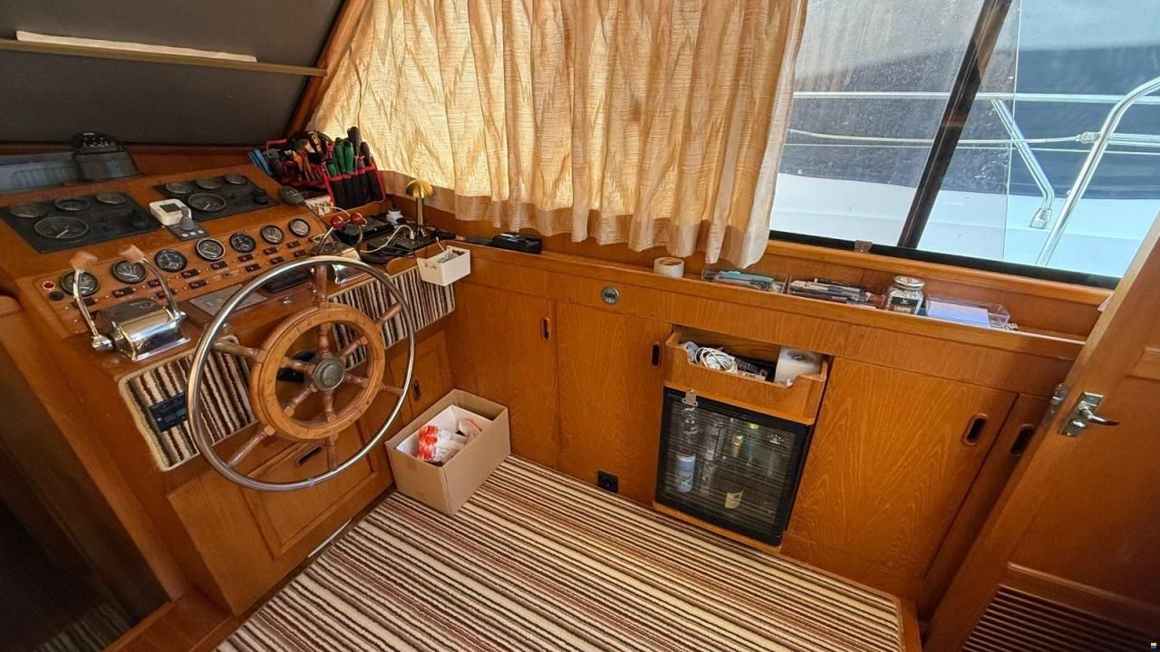 Edership 37 AFT CABIN
