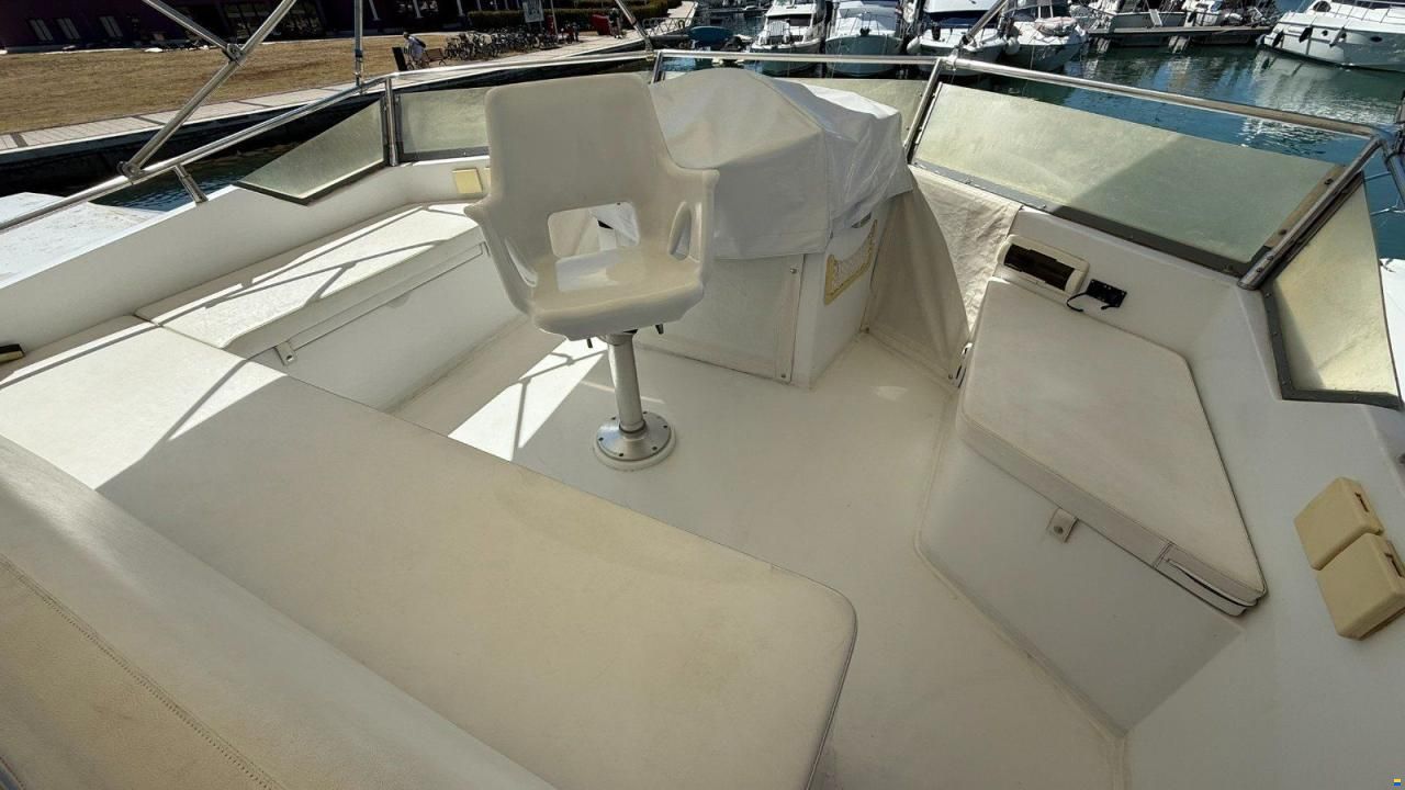 Edership 37 AFT CABIN