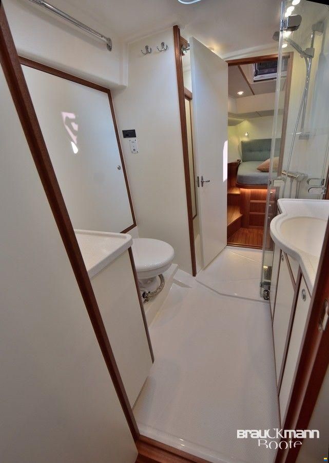 Ridas Yacht/Estland Heyman 42 Decksalon