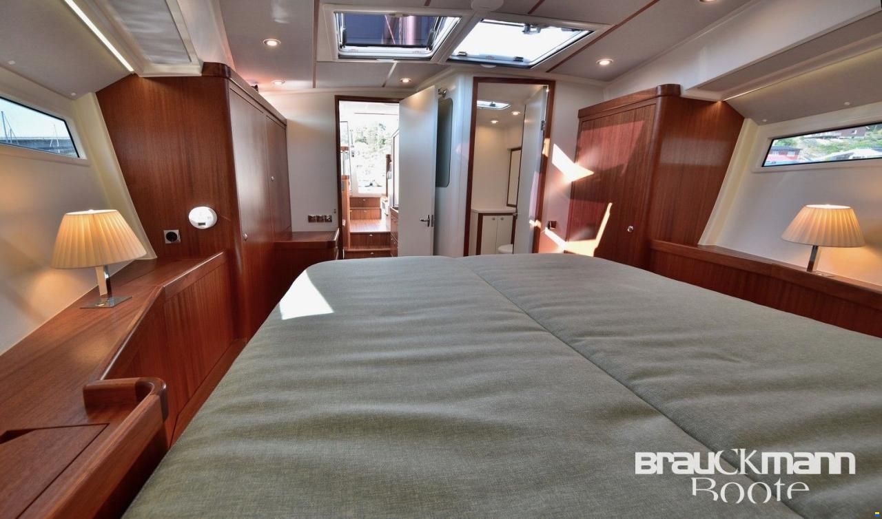 Ridas Yacht/Estland Heyman 42 Decksalon