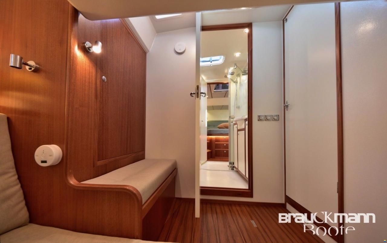 Ridas Yacht/Estland Heyman 42 Decksalon