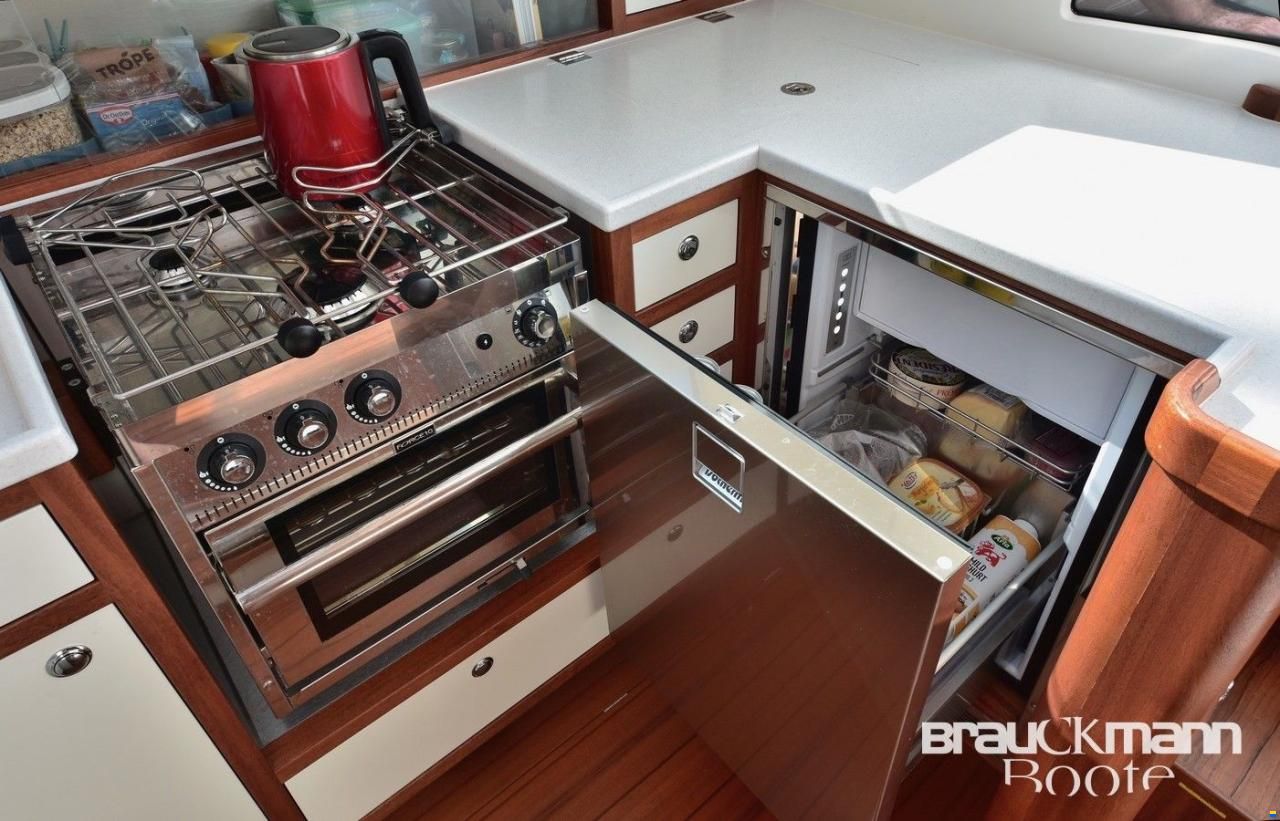 Ridas Yacht/Estland Heyman 42 Decksalon