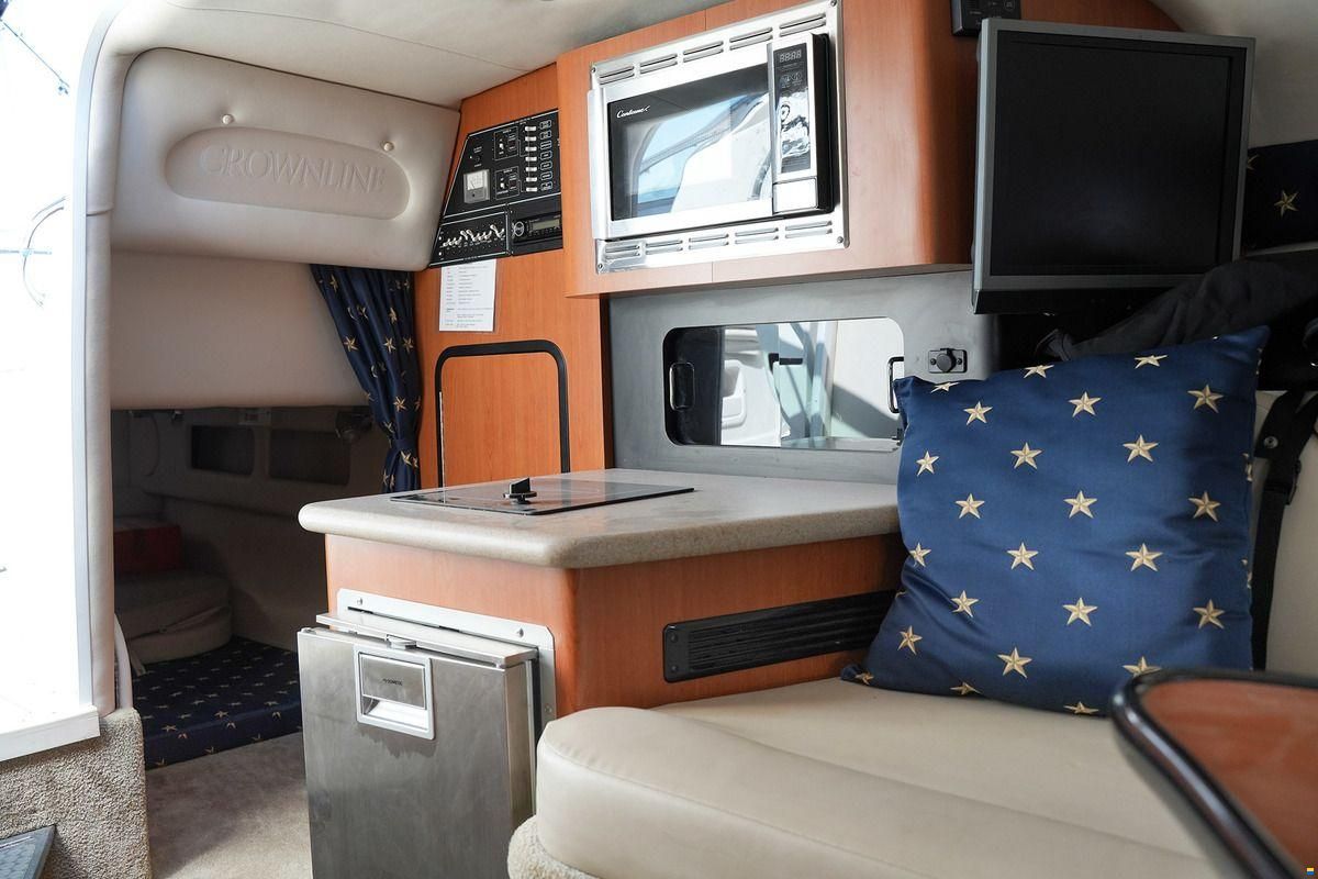 Crownline 315 SCR