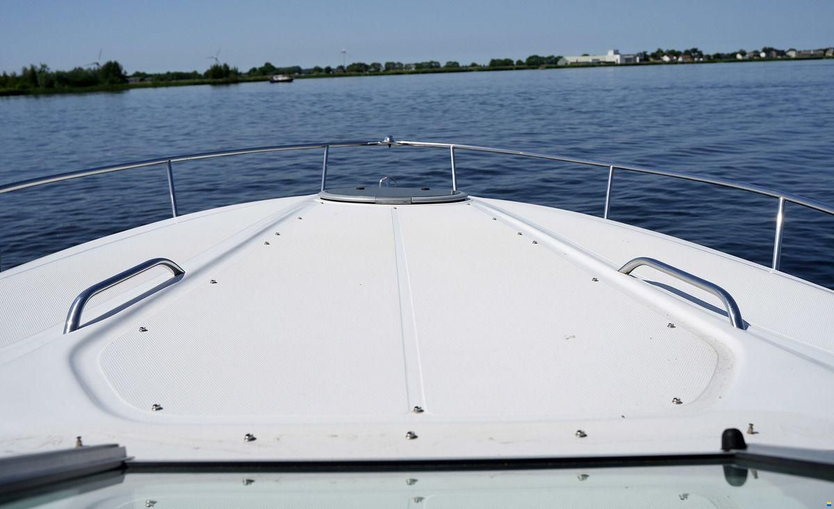 Crownline 315 SCR
