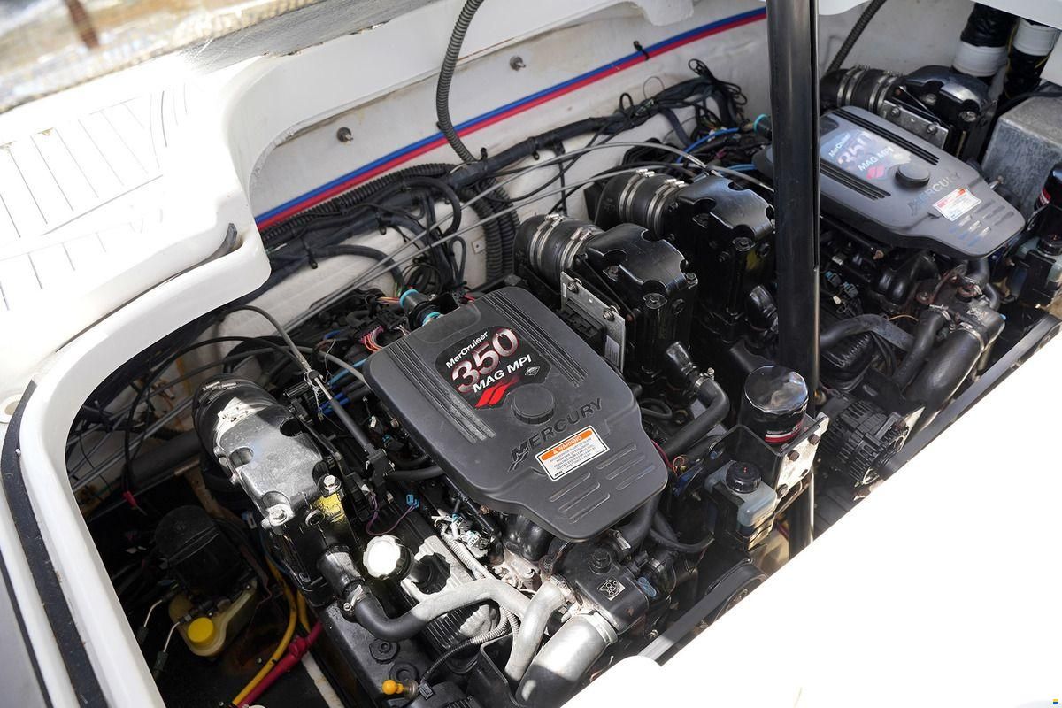 Crownline 315 SCR