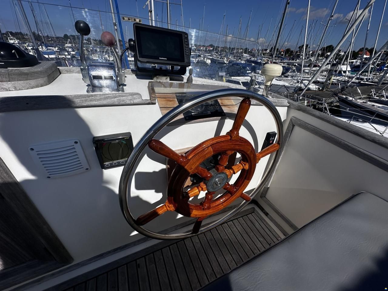 Grand Banks 32