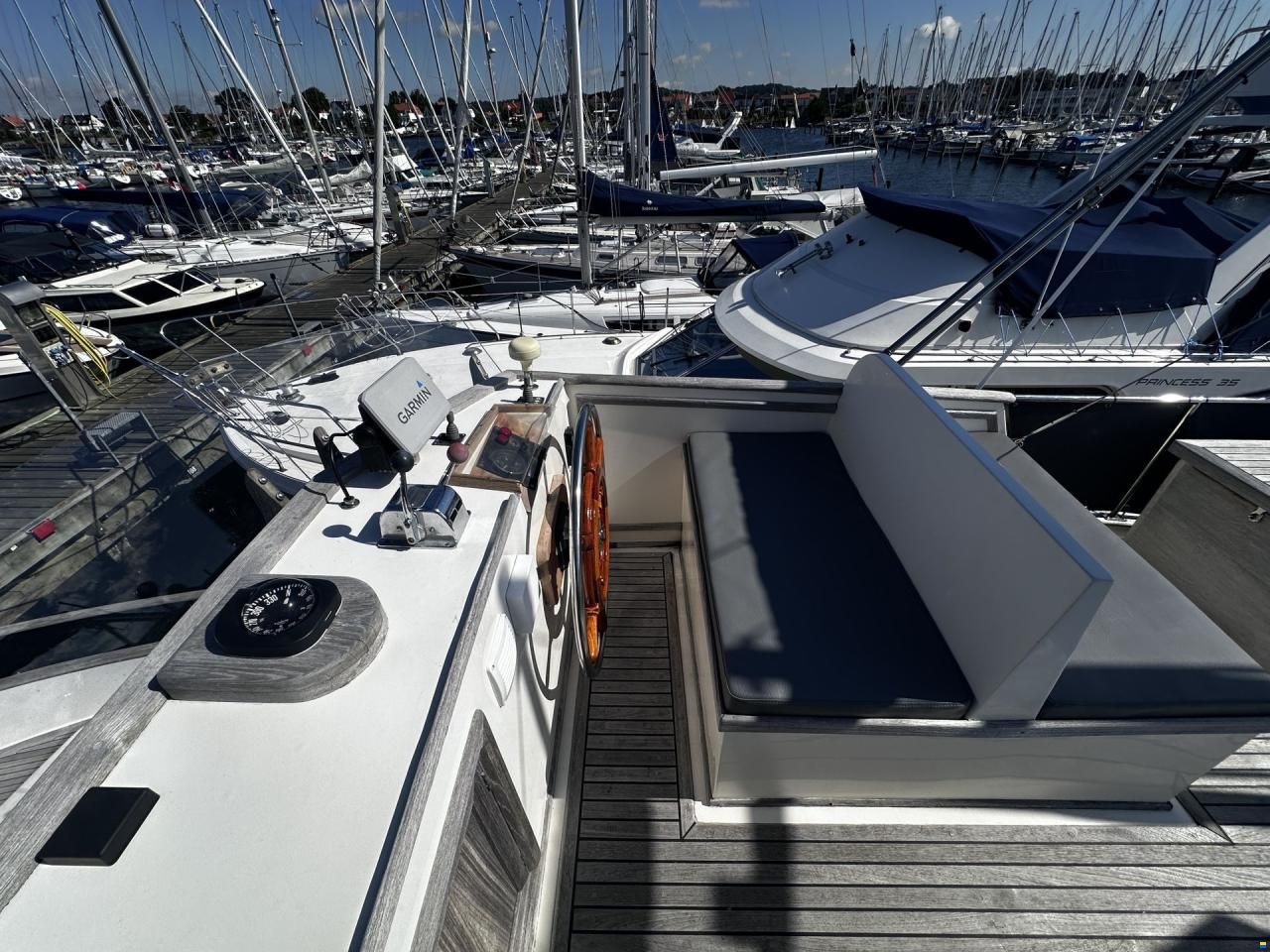Grand Banks 32