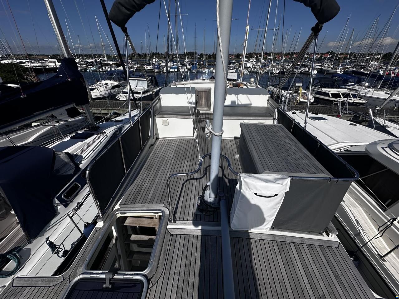 Grand Banks 32