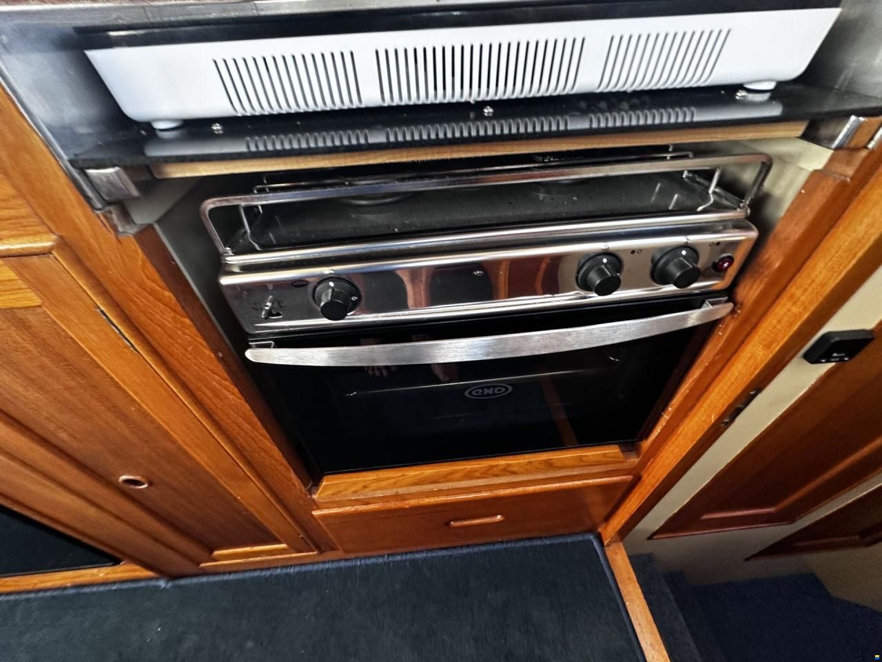 Grand Banks 32