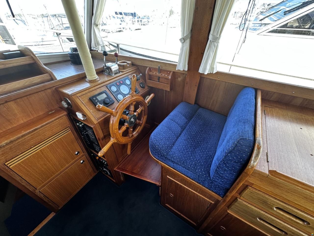 Grand Banks 32