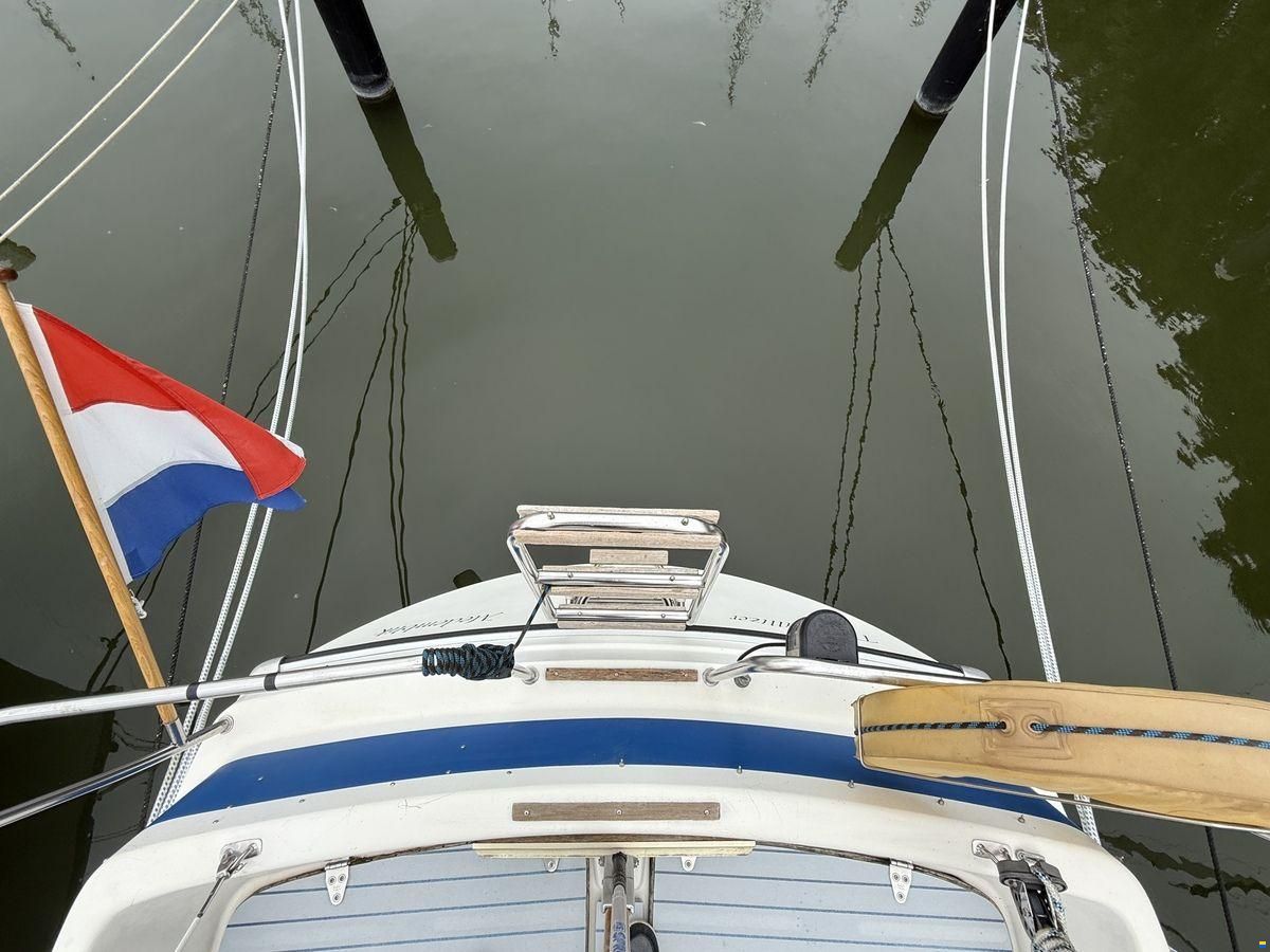 Bavaria 890