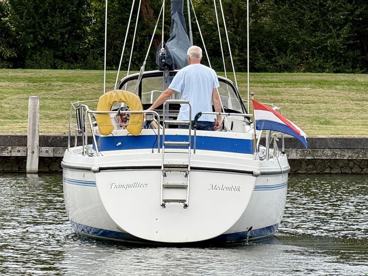 Bavaria 890