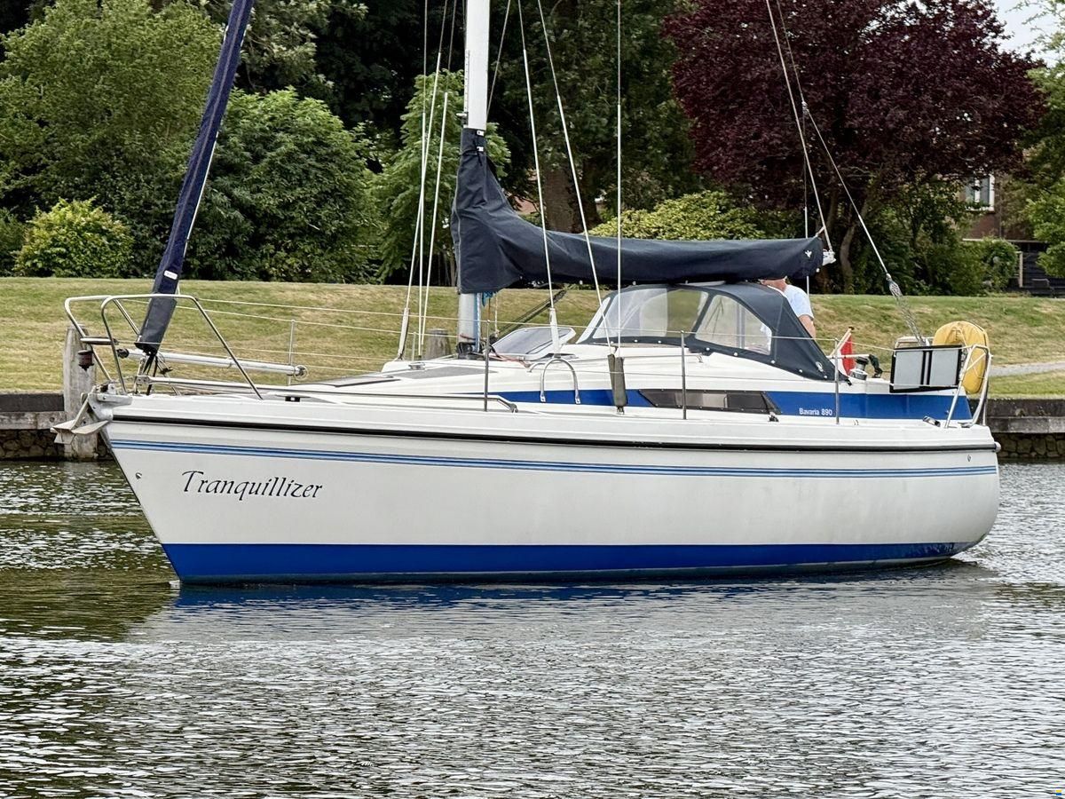 Bavaria 890
