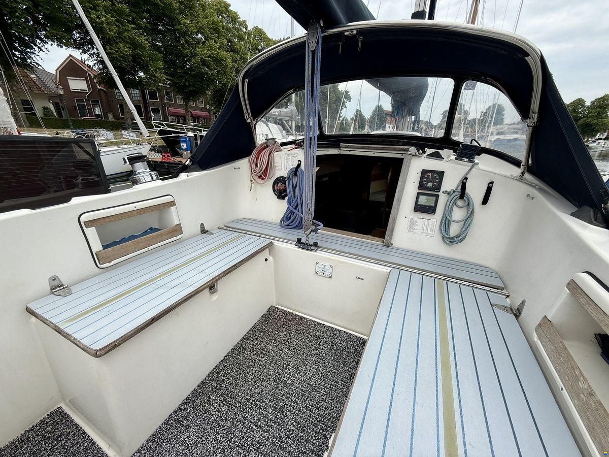 Bavaria 890