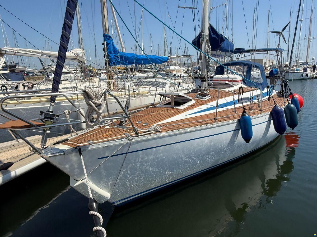 Grand Soleil 35