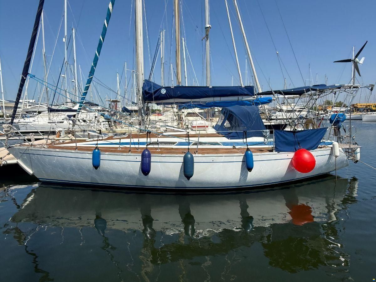 Grand Soleil 35