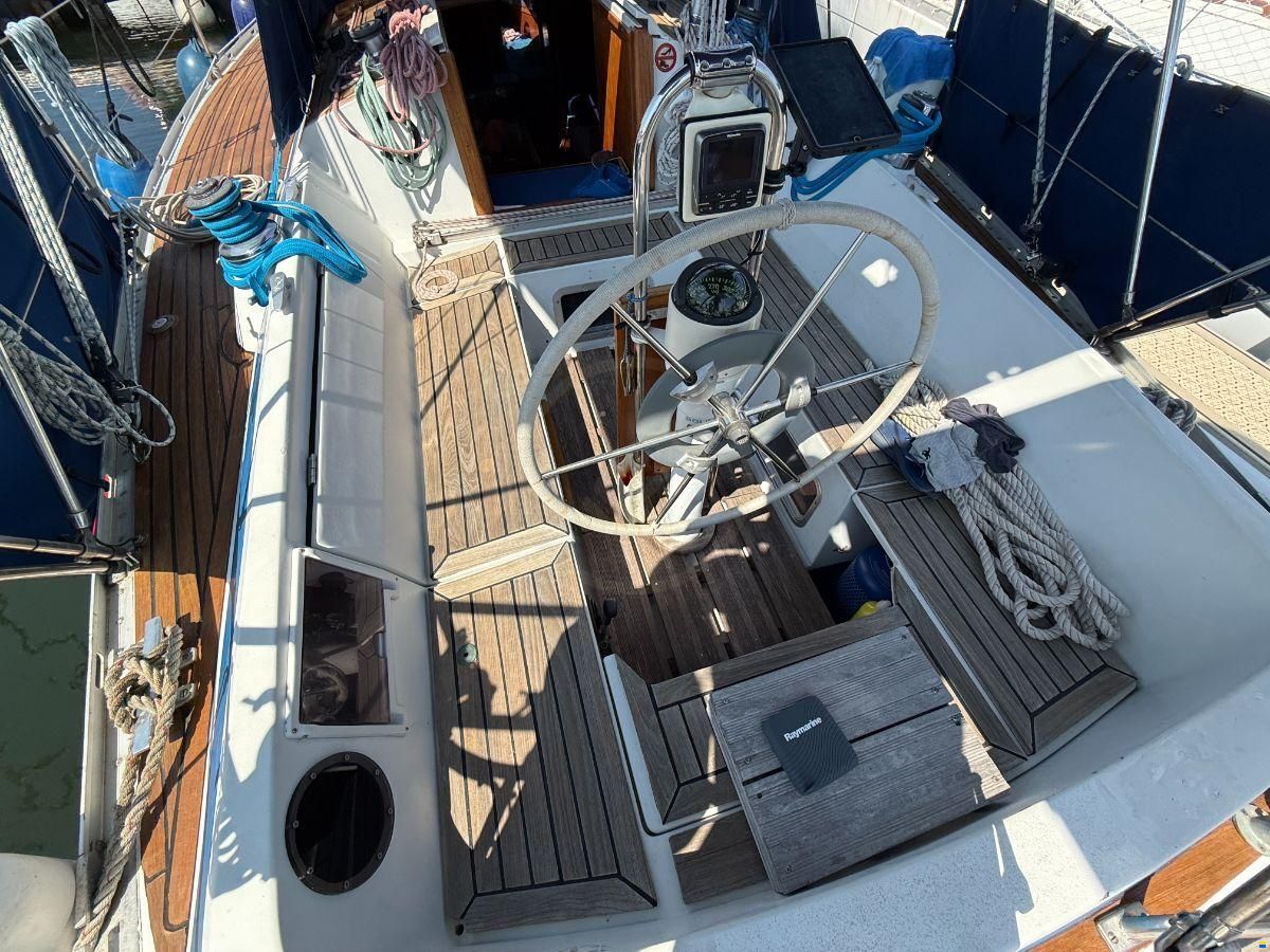 Grand Soleil 35