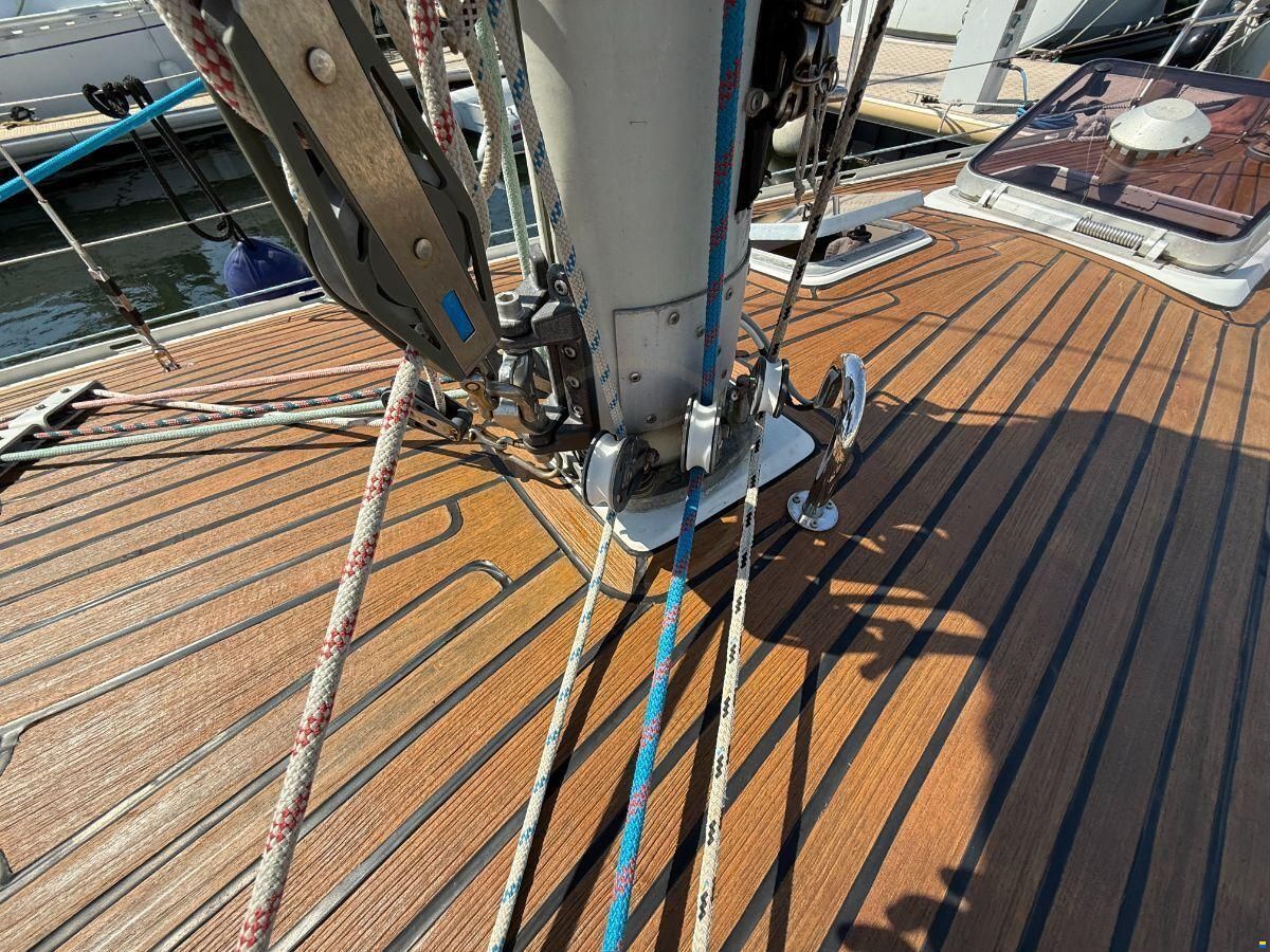Grand Soleil 35