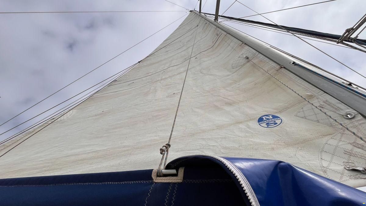 Grand Soleil 35