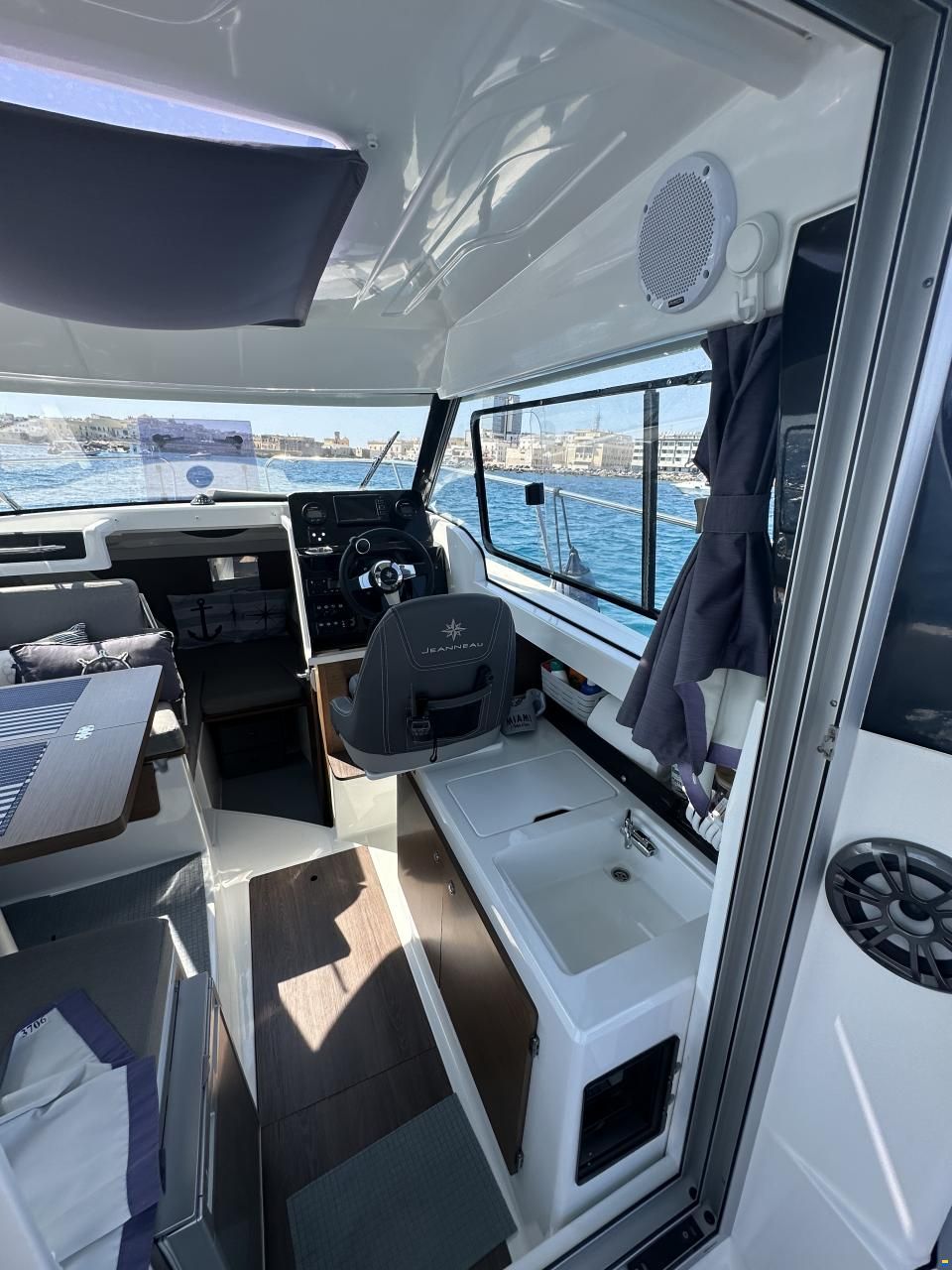 Jeanneau Merry Fisher 695