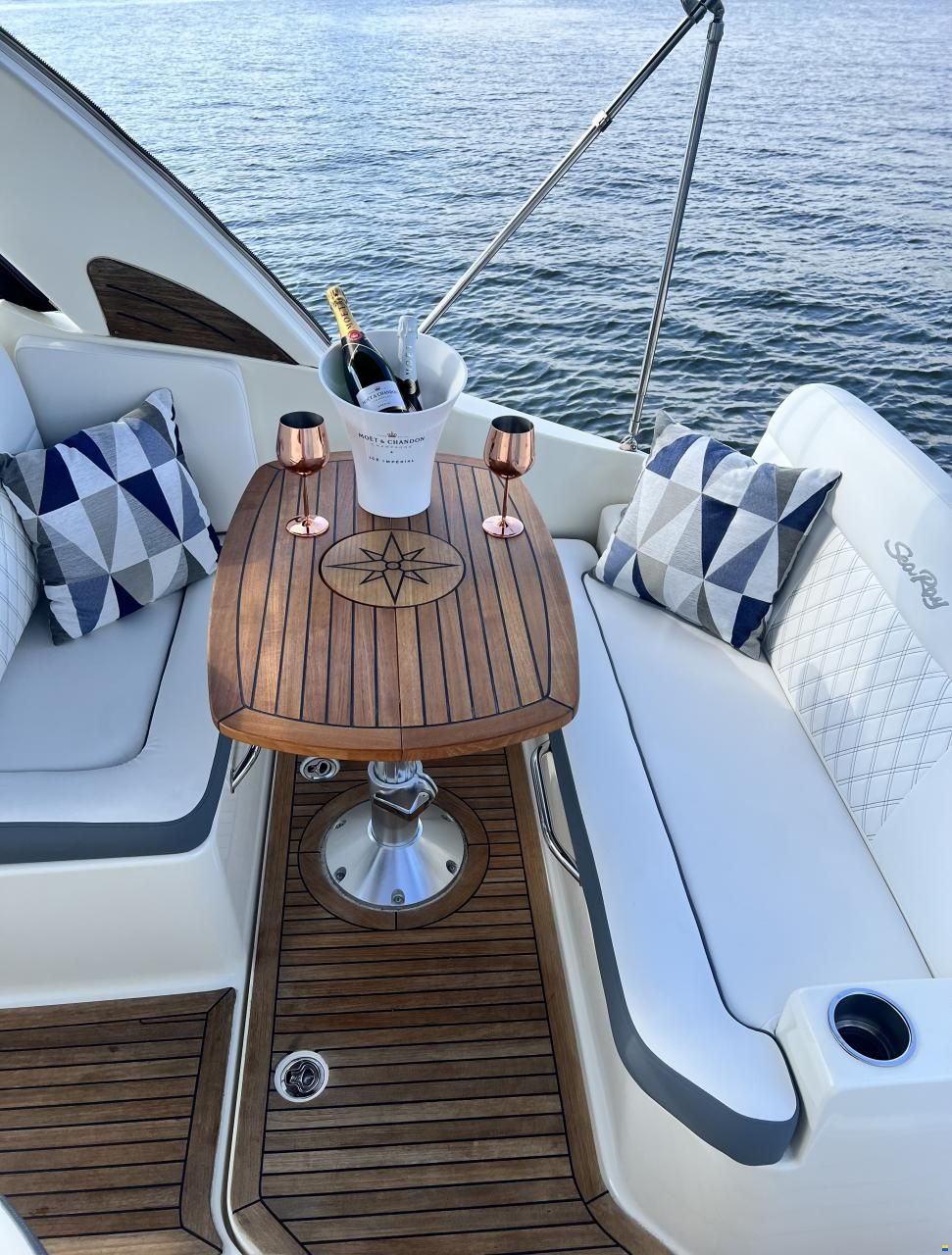 Sea Ray 265 DAE