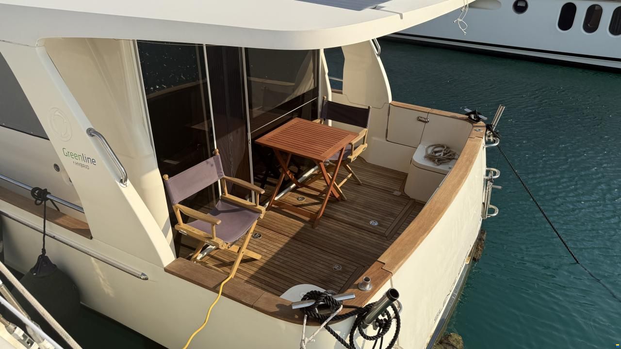 Greenline 33 Hybrid