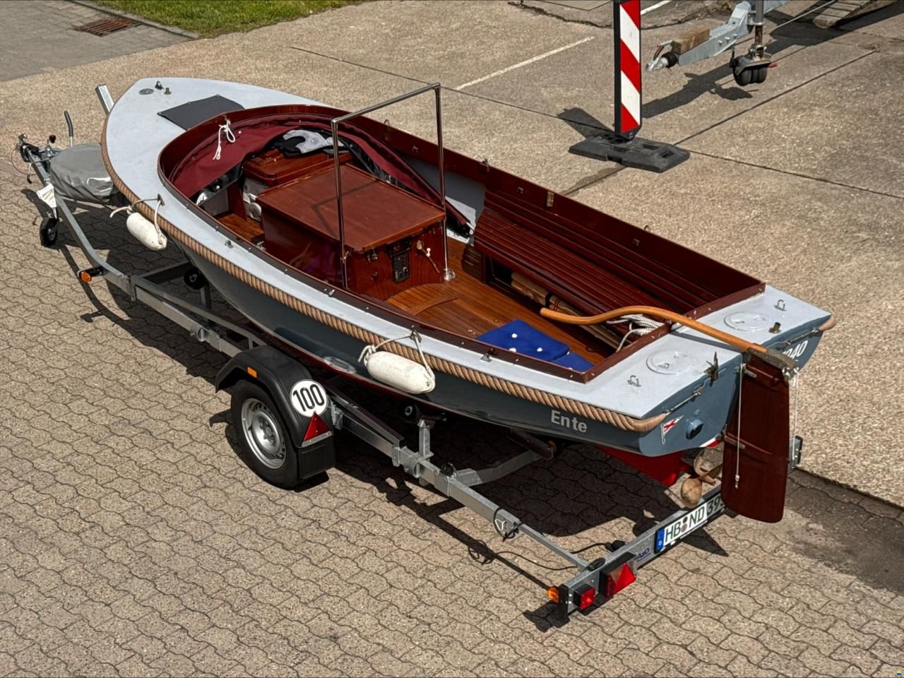 Tuckerboot