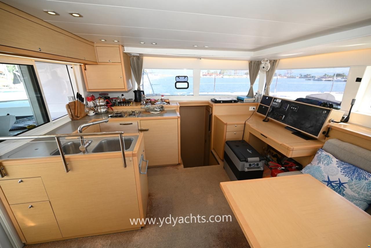 Lagoon 450 F