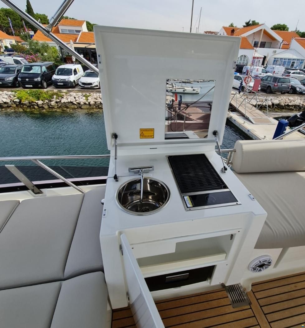 Prestige 460 Fly
