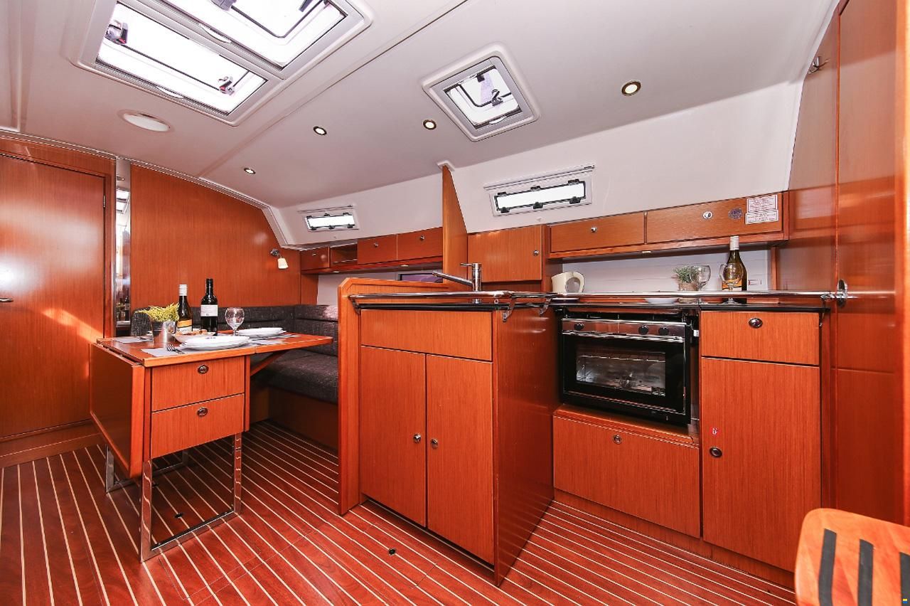 Bavaria CRUISER 36