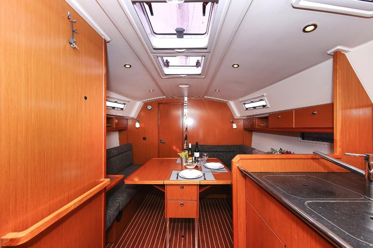 Bavaria CRUISER 36