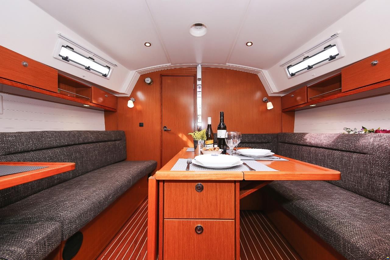 Bavaria CRUISER 36