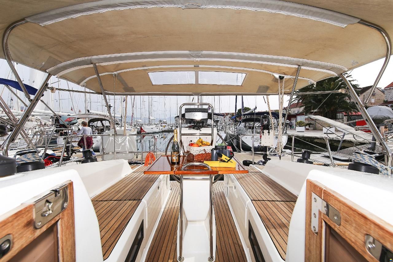 Bavaria CRUISER 36