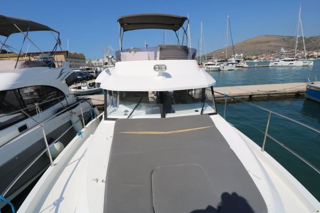Beneteau Swift Trawler 30