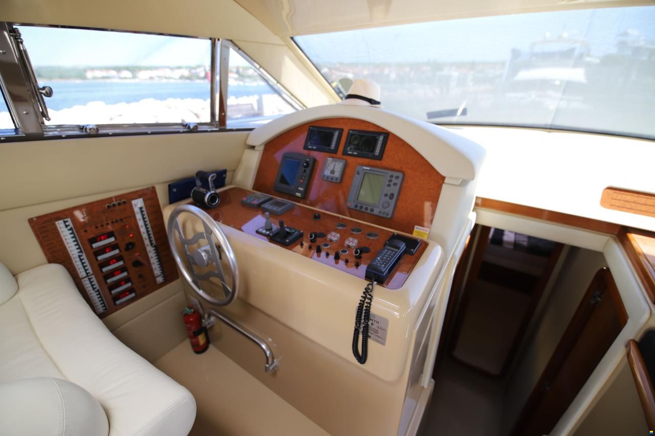 Ferretti 480