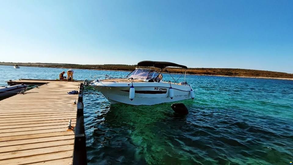 Atlantic Marine SunCruiser 690