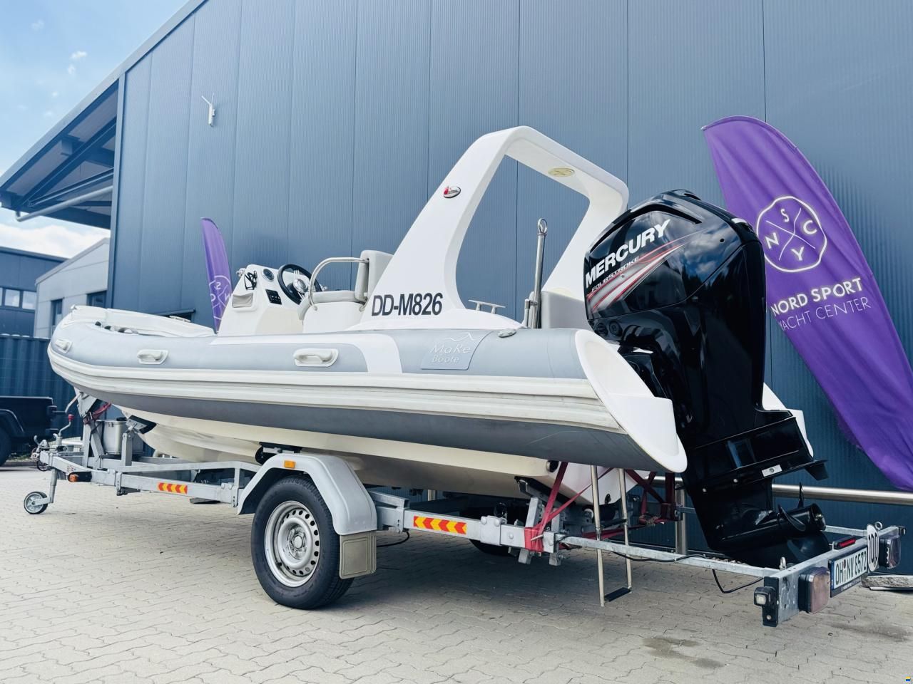 Liya 520 Rib Center Console