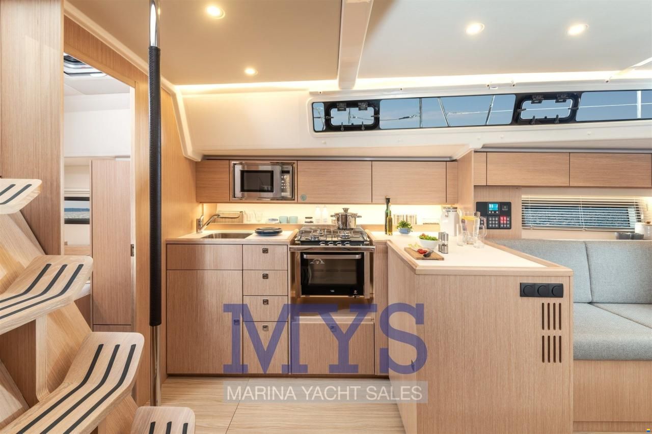 Bavaria C42