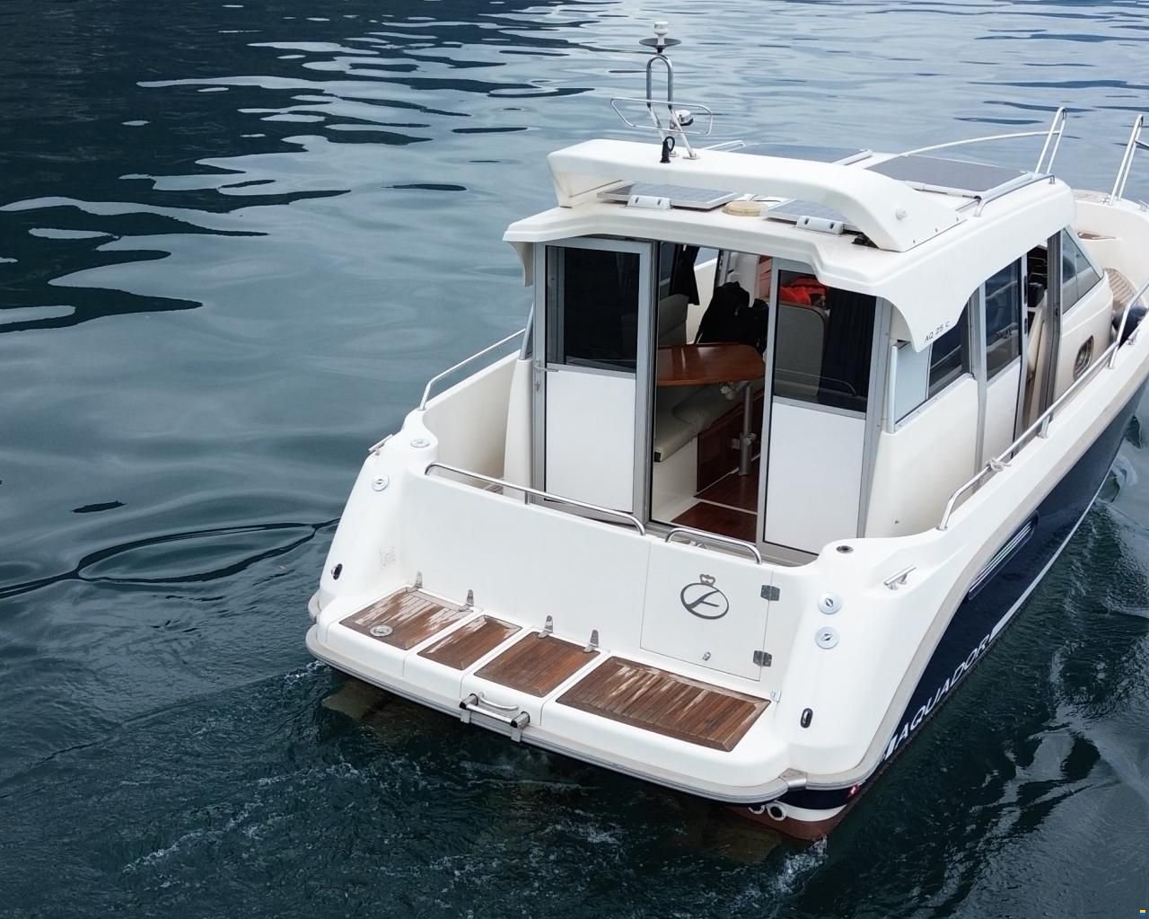 Aquador 25 Cabin