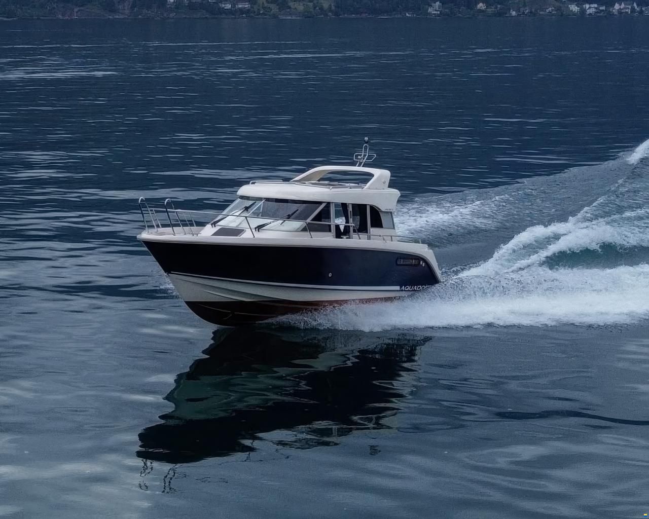 Aquador 25 Cabin