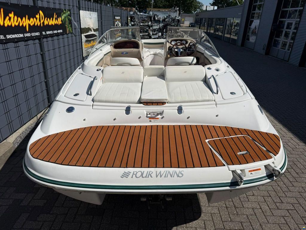 Four Winns Horizon 210