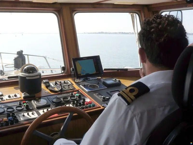 Multi functioneel zeegaand werkschip Gec