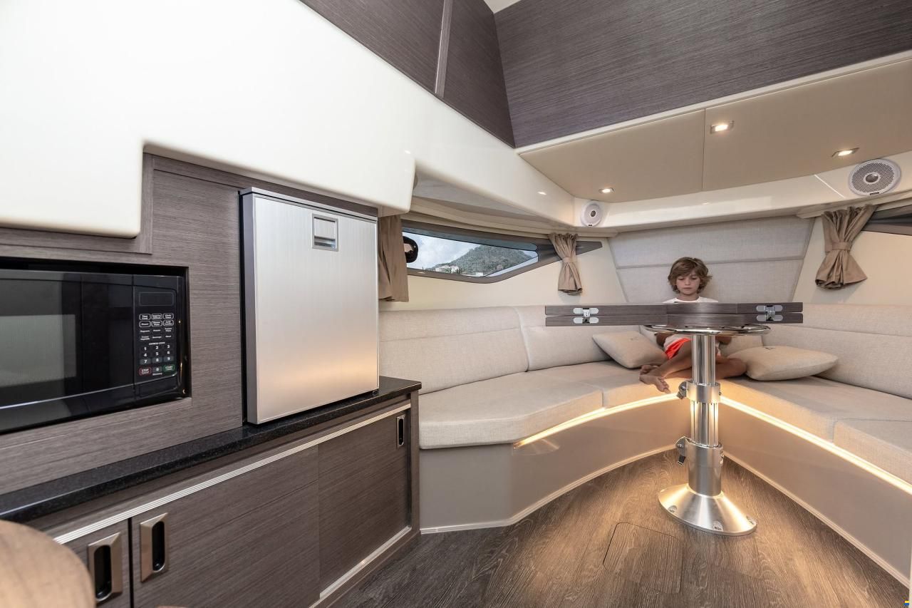 Sea Ray 320 Sundancer