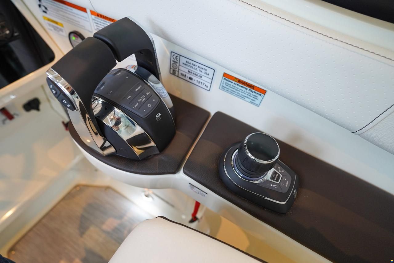 Sea Ray 320 Sundancer